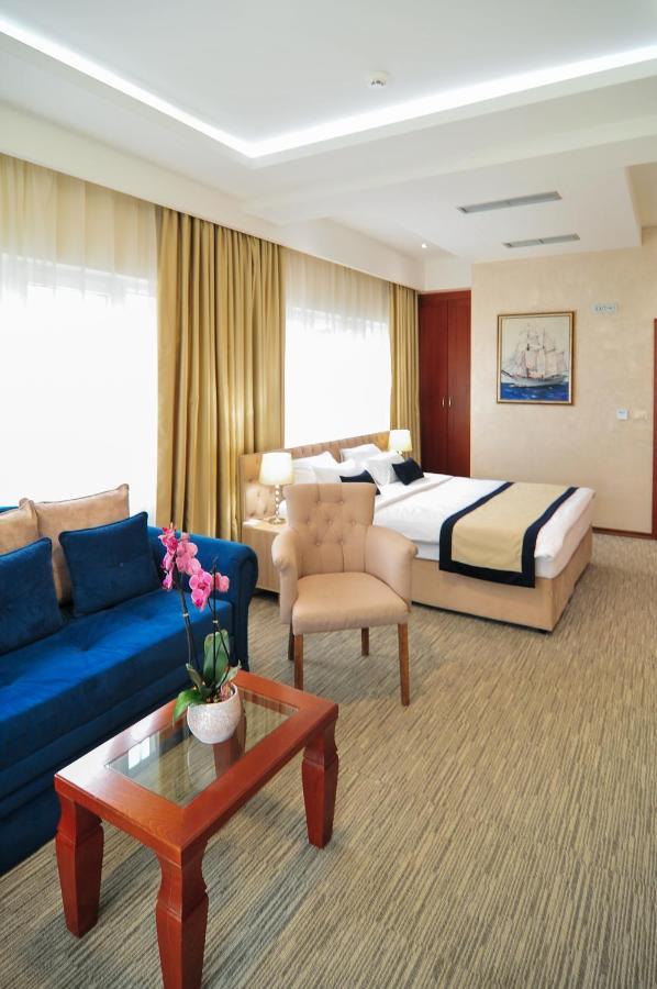Hotel Montenegrino Tivat Kültér fotó