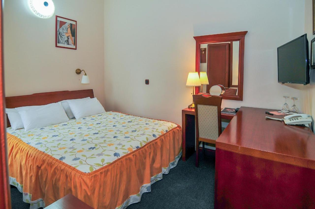 Hotel Montenegrino Tivat Kültér fotó