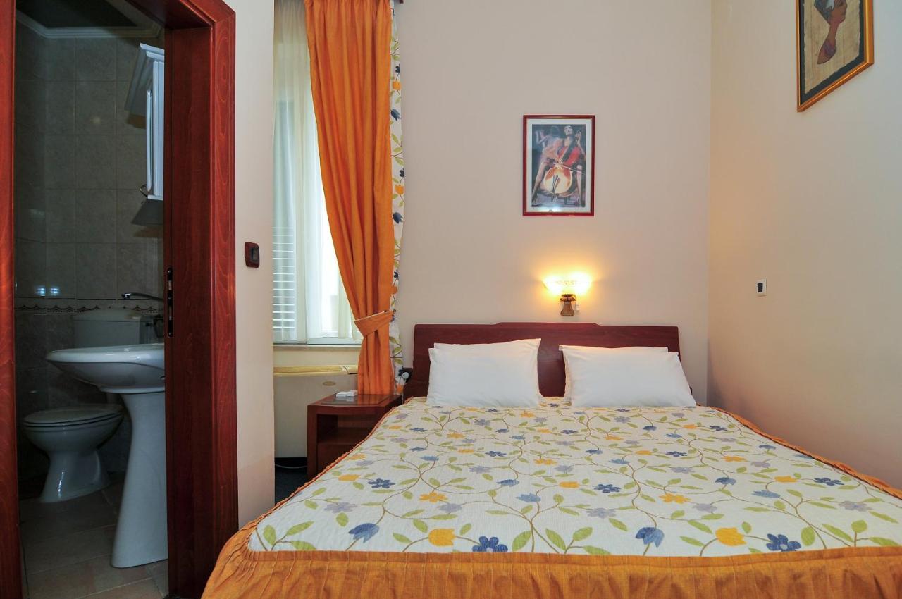 Hotel Montenegrino Tivat Kültér fotó