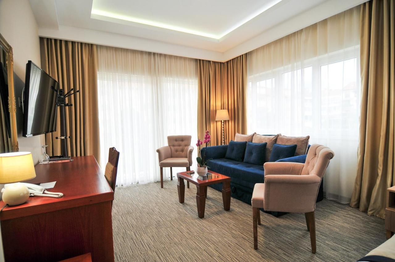 Hotel Montenegrino Tivat Kültér fotó